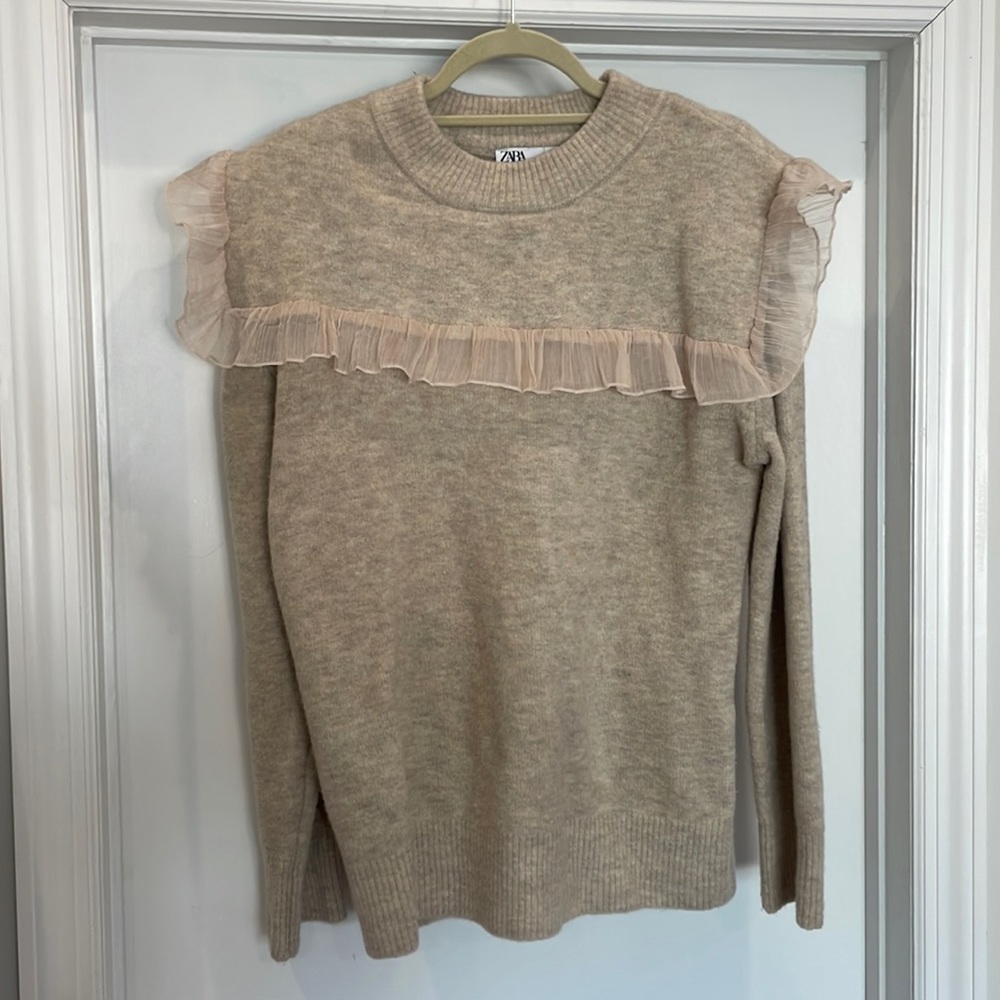 Zara Sweater Size Medium